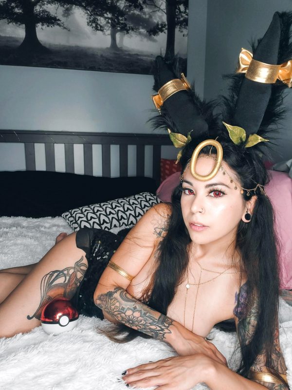 my-friends-umbreon-cosplay-should-she-make-a-reddit-account_001